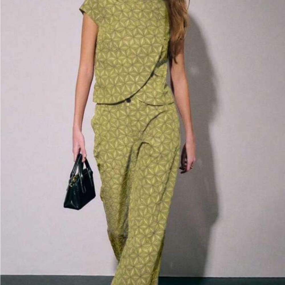 Women's Olive Geometric Wide-Leg Pants and Top Set Never Worn